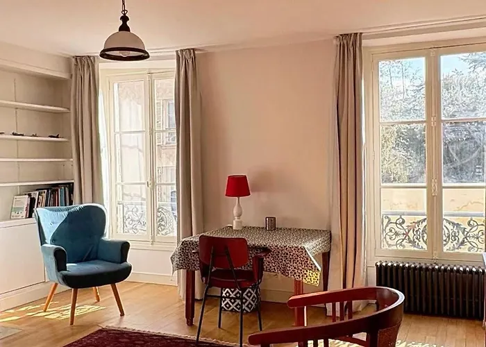 Апартаменты Large 4-room In 5th Cuvier Париж