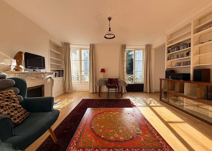 Апартаменты Large 4-room In 5th Cuvier Париж